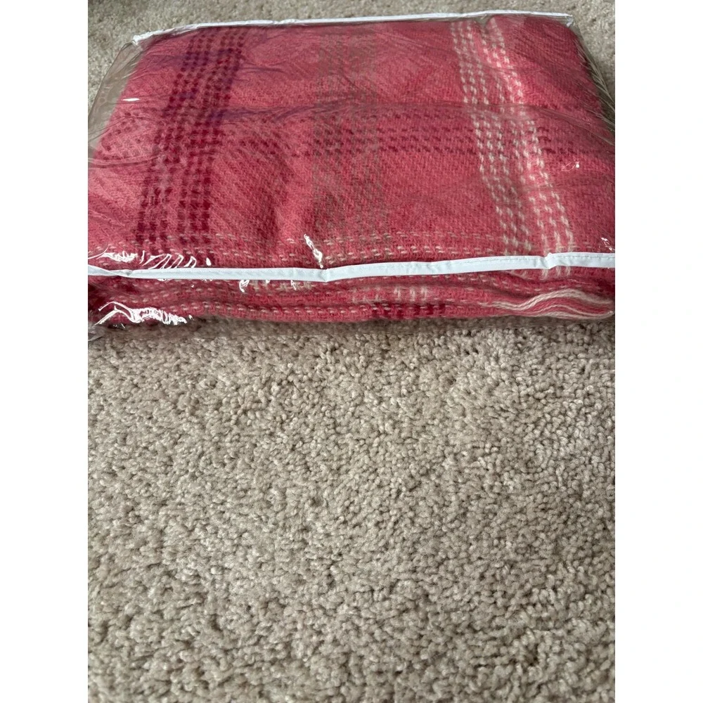Vintage Faribault Affinity Throw Blanket Rose Plaid Wool Blend 50x60 USA NEW